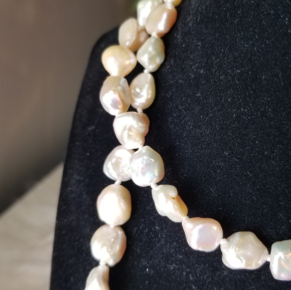 📿 FRESH WATER PEARL NECKLACE - Picture 7 of 8